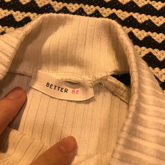 Shoulder cut out bodysuit - Picture 3 of 3